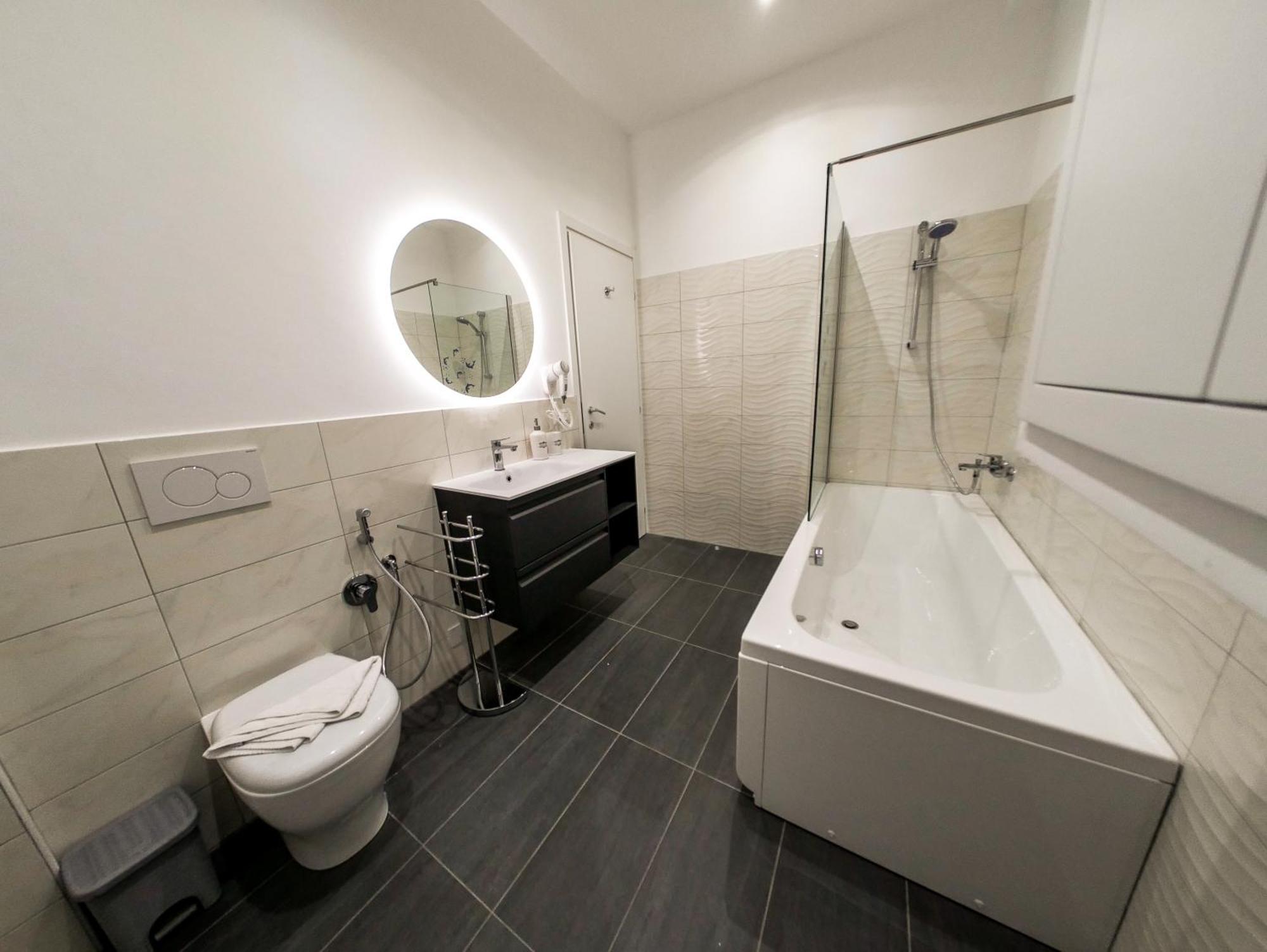 Chic Modern 2-Bedroom Near Metro Rom Exterior foto